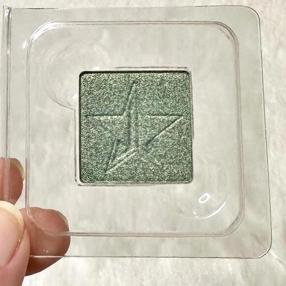 NIB Jeffree Star Eyeshadow Artistry Single in Star Creek 1.5g - Picture 4 of 7